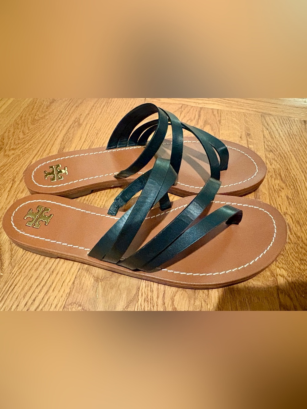 Tory Burch  Patos Strappy Leather Black Thong Miller type slip on Sandals Size 9